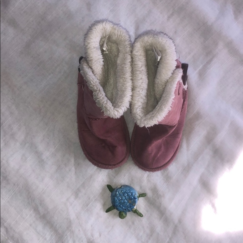 Antique Coral Fuzzy Toggle Boots - Picture 2 of 8
